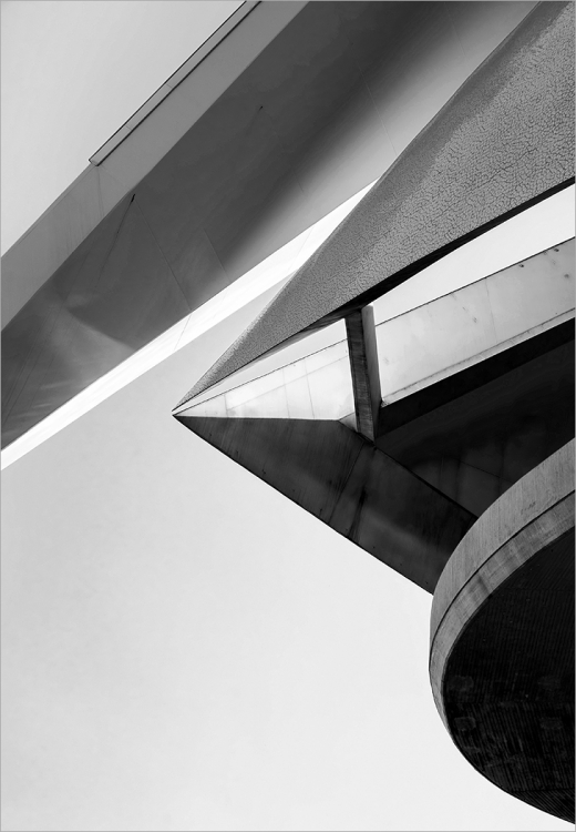 Architecture Abstracted
Scored 16 (pdi), open category.
Pentax K-5IIs. 48mm, f/10, 1/125sec, ISO 100, -0.7ev.
