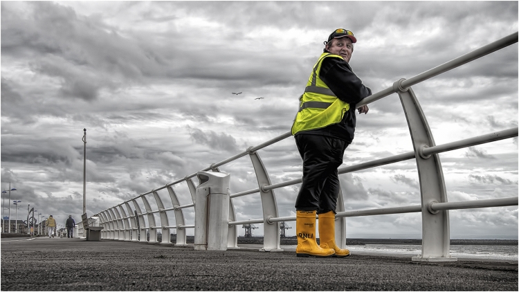 Aberavon Beach, August 2017.
Pentax k-5IIs. 24mm, f/8, 1/40sec, ISO 200, -0.3ev.
